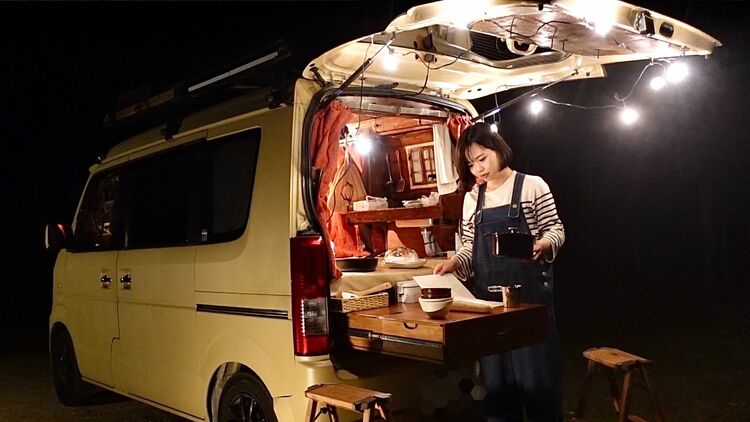 38万円の軽バンで日本一周 カップルYouTuberが公開した「リアルな車中泊生活」に反響 Real Soundリアルサウンド テック