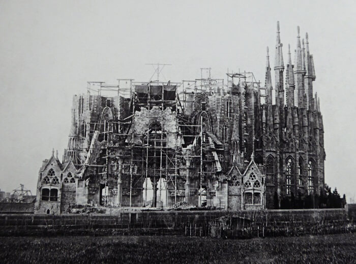 サグラダファミリア「聖母マリアの塔」完成＠12 8 - バルセロナの遊び方