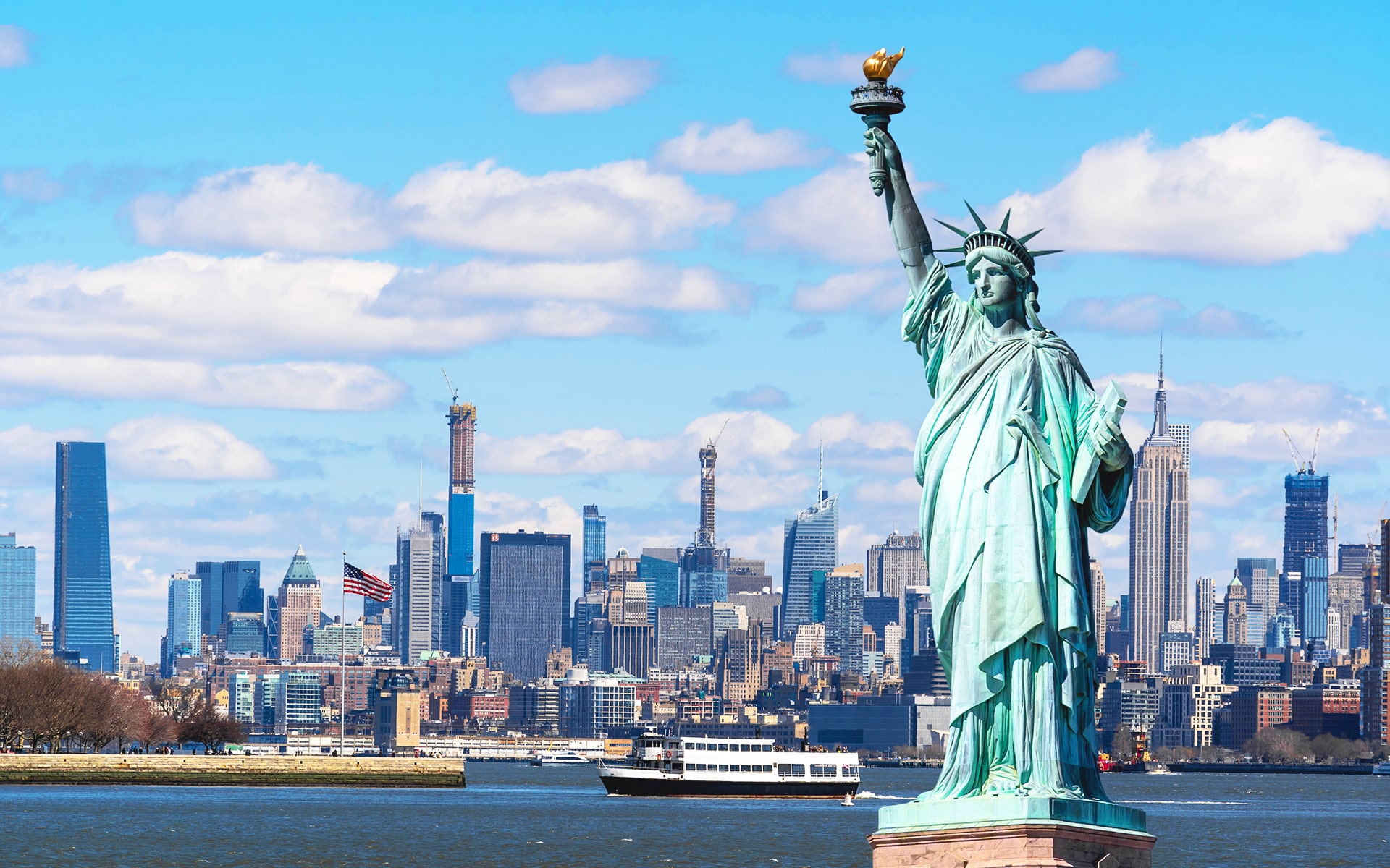 自由の女神の高さは？誰が建てた？ 意味、歴史について世界遺産- 工事写真アプリ「ミライ工事」