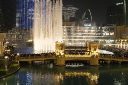 必見‼︎ドバイファウンテン 〜ドバイ⑫〜華組 成田千恵のブログ華組ブログWeb