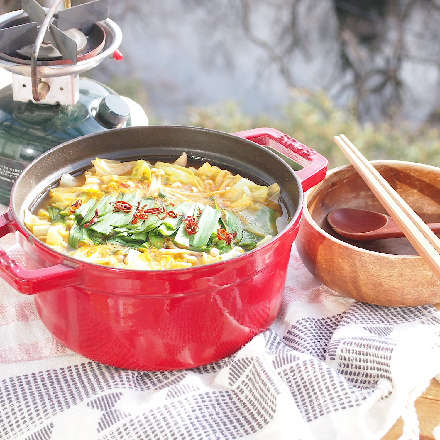 達人たちの冬キャンプを覗き見！焚き火で作る飲み会グルメ – ガルビィプラス