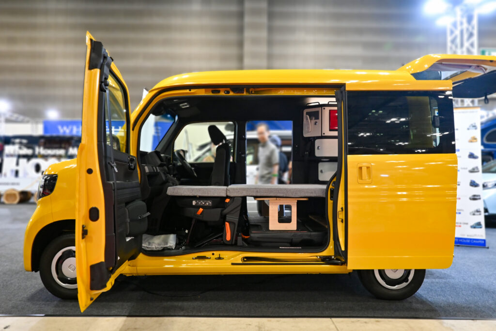 ホンダN-VANベースの軽キャンパー『Rakuneru N-VAN』取り扱っておりますキャンピングカー 販売・修理なら神奈川県横浜市にあるロッキー2 AtoZ横浜営業所・バンレボ横浜