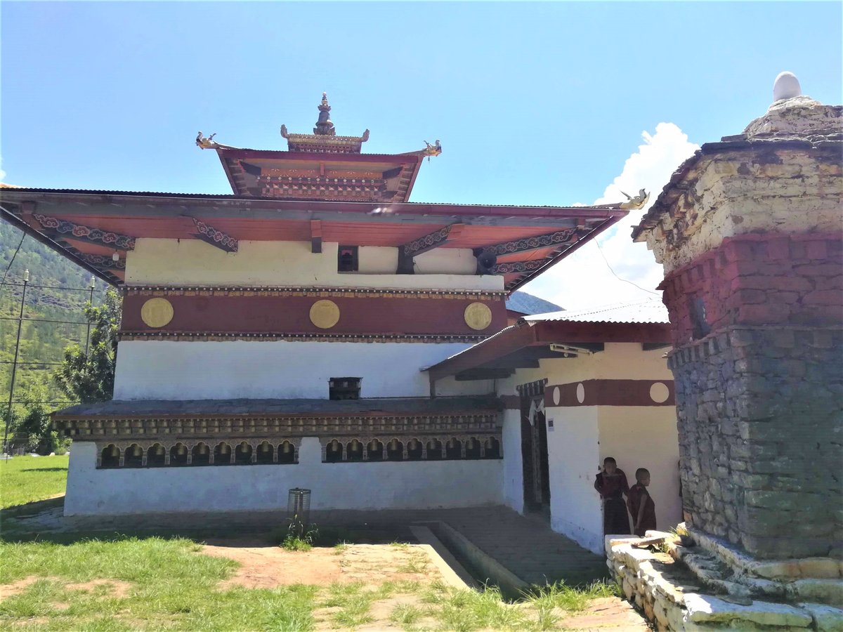 専用日本語ガイド・専用車 幸せの国 桃源郷ブータンハイライト タクツァン僧院とブータン３都市訪問