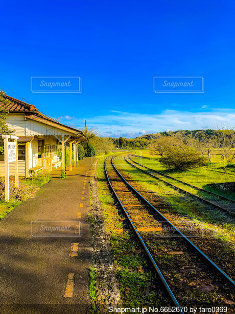 初秋の小湊鉄道 上総鶴舞駅 - きゃおきゃおの庭