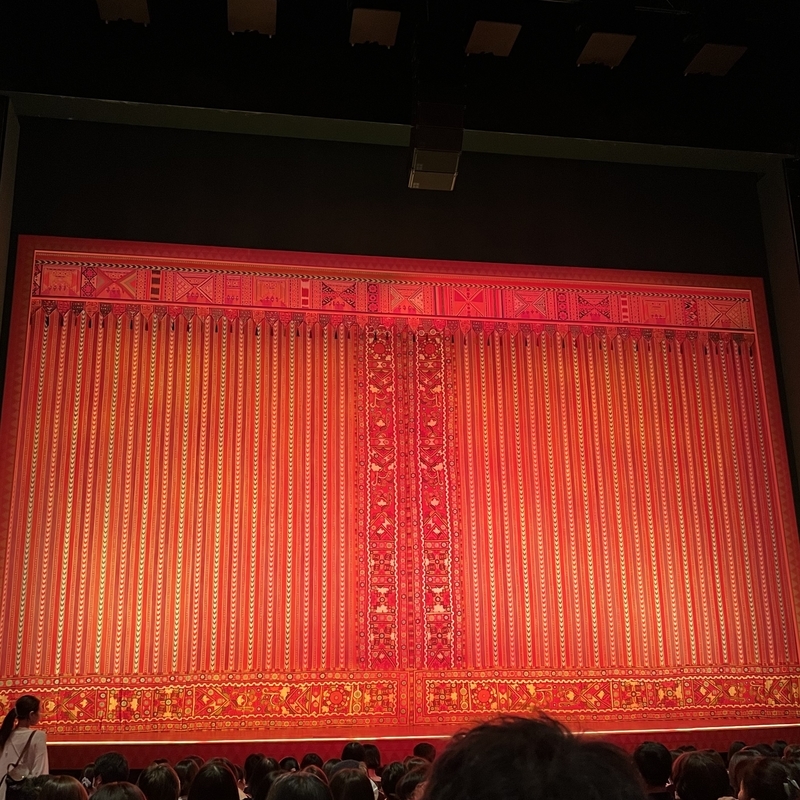 KAAT神奈川芸術劇場 劇団四季のオススメ座席は？見え方やサイド席見易さが気になる？シアター☆スタア座