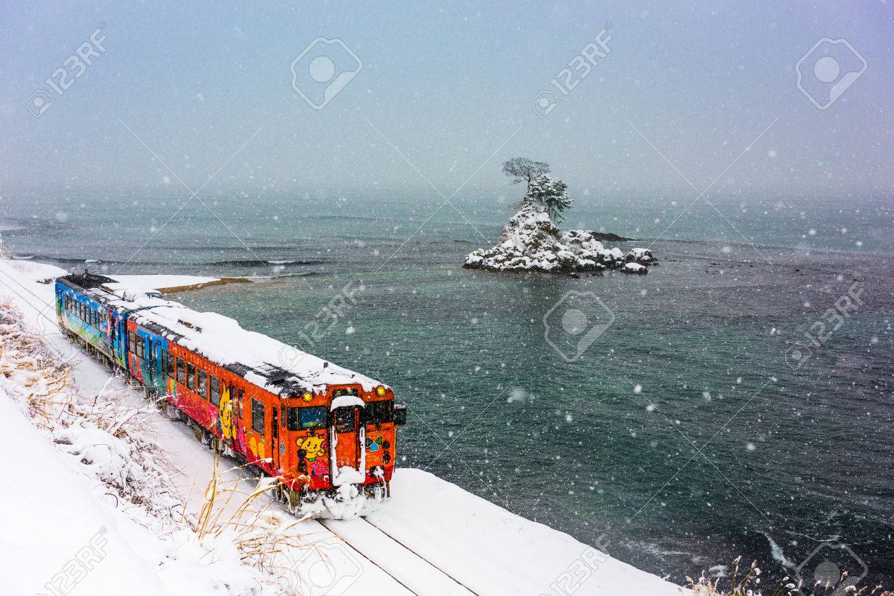 北陸6.雨晴海岸と富山の夜 - ノクターンブルーの憂鬱