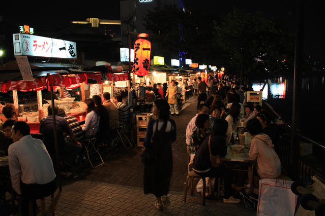 グルメの街福岡の象徴的存在！中州屋台街の楽しみ方と在住者おススメのお店のご紹介 福岡市reno-ve