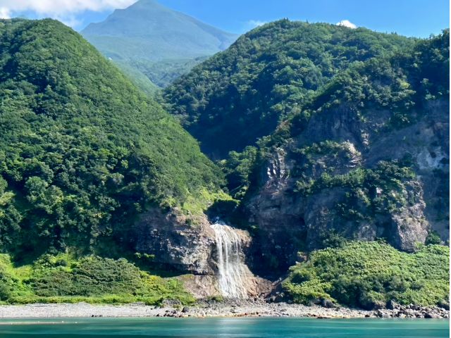 小型船おーろら3・ルシャ湾航路 ヒグマの聖地・ルシャ湾や迫力ある知床の景色をお楽しみ下さい♪～女性・カップル・ファミリー・お友達同士におすすめ～ 知床観光船おーろら - じゃらん遊び体験