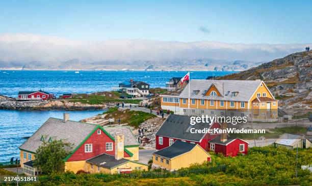 祝いの席、伝統の衣装を着た人をみつけた＝グリーンランド南部のヌークで７月１日、中山由美撮影 - フォトギャラリー 9 27-