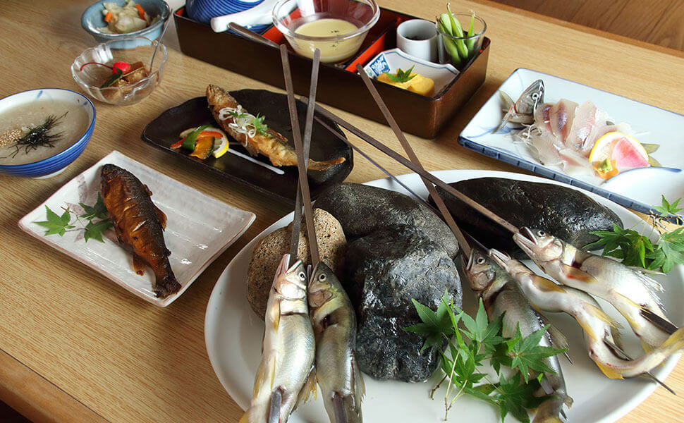岐阜県山県市青波ヤナ＆鮎料理 特集美山観光やな -