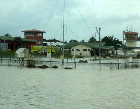 ホニアラ国際空港」の12点のロイヤリティフリー画像、写真素材、絵Shutterstock