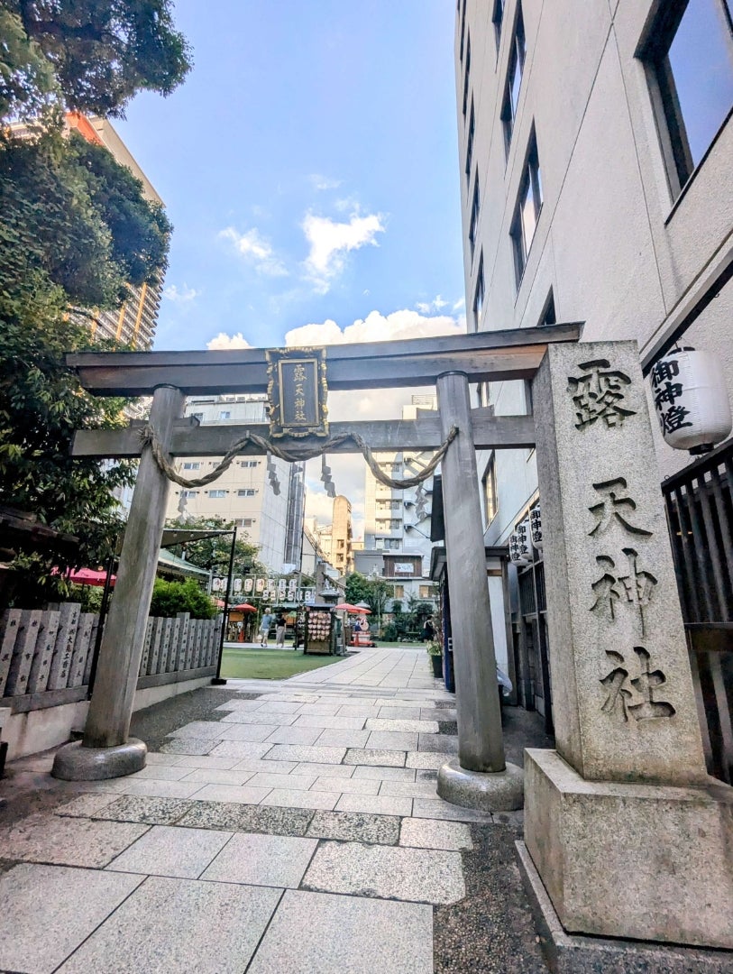 露天神社 お初天神- すみれの散歩道