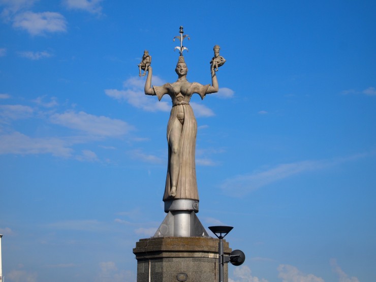 コンスタンツの気温と降水量