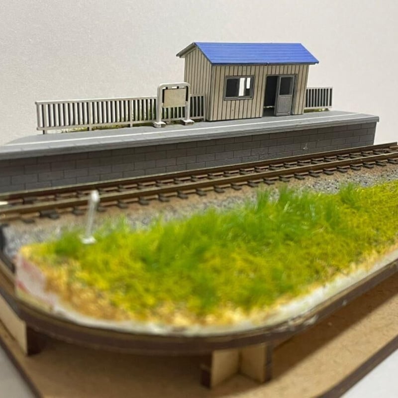 Nゲージジオラマ背景田舎の駅舎鉄道模型電車飾り台ハンドメイド Nゲージジオラマ