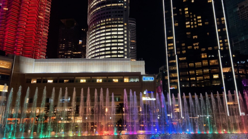 ペトロナスツインタワー - Wikipedia