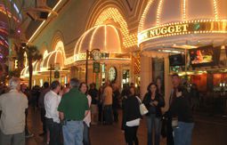 これぞラスベガス！感満載のフリーモント ストリートへ・アメリカ旅13Kicking ☆世界の旅へ