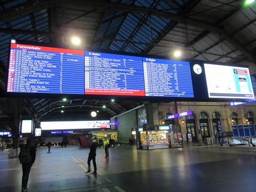 チューリッヒ中央駅の発着線変更 - 鉄道と航空の観察記録