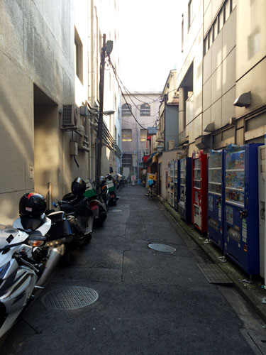 日本一狭い！？車線があるのに車で通れない！幅48cmの狭すぎる車道CBC MAGAZINE CBCマガジン