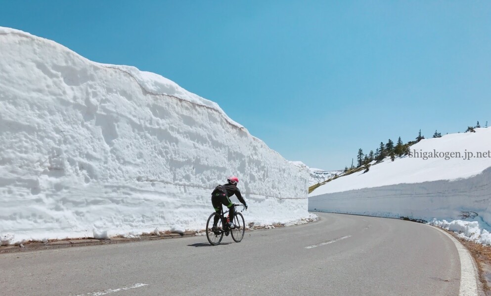 群馬県 万座温泉から標高2305mにあるパン屋さんと峠をめぐる40kmのコースを紹介 - TABIRIN たびりん