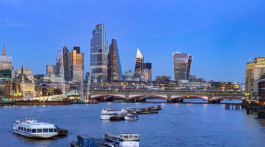 ウォータールー駅、ロンドンの主要な鉄道と地下鉄駅、イングランドの写真素材・画像素材 Image 133073149