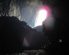マレーシアで洞窟探検！子連れも楽しめる世界遺産グヌン・ムルへ全員行け①アザラ氏