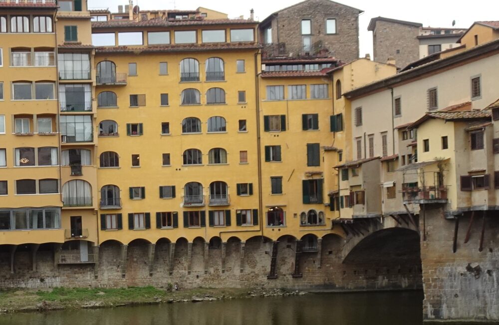 イタリア旅行No.20 フィレンツェ「ヴェッキオ橋」の風景 - 昔に出会う旅