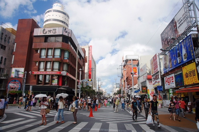 📷@3r1hs ⭐️thank you!! 宮古島伊良部にある、地中海風な街並みのワンショット📸✨ 📍佐良浜港