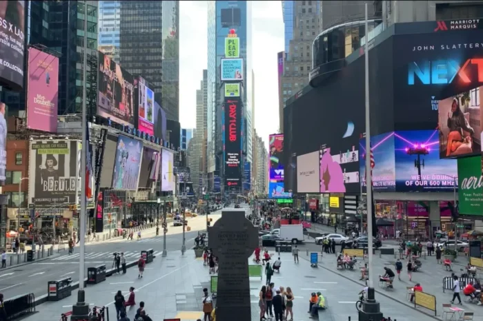 ニューヨーク旅学事典3 タイムズスクエア・犯罪の温床から観光客の街へTABIZINE～人生に旅心を～