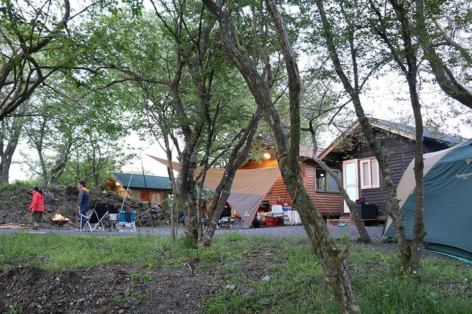 オートサイト西D ちび小屋付き- アーバンキャンピング朝霧宝山なっぷキャンプ場検索・予約サイト なっぷ