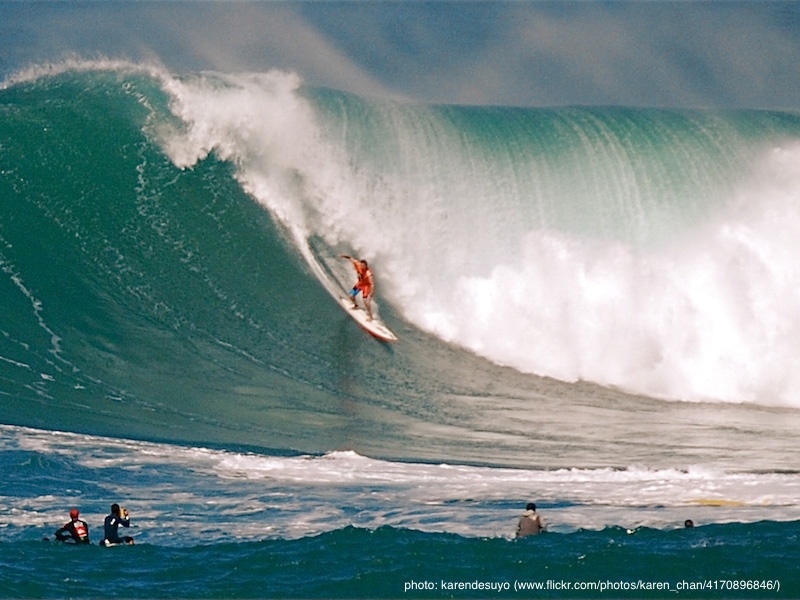 フリー写真ビッグウェーブとサーファーでアハ体験GAHAG著作権フリー写真・イラスト素材集 - GAHAG著作権フリー写真・イラスト素材集