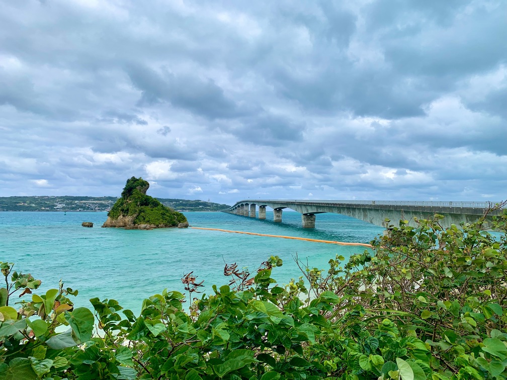 古宇利大橋の観光ガイド 視界いっぱいに美しい海が広がる絶景を堪能GOOD LUCK