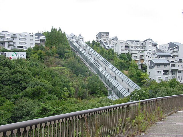 西宮市 関西バブル建築遺産！秘境系新興住宅地「西宮名塩ニュータウン」を見る - 大阪DEEP案内