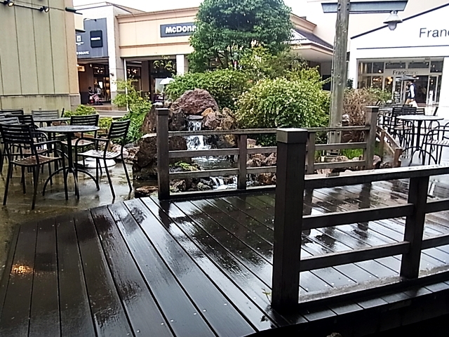 新店 スターバックス 南町田グランベリーパーク店華麗なるスターバックスマダムpowered