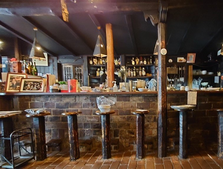 ミロンガとラドリオ 神保町の喫茶店: 松沢友紀はこうして生きている