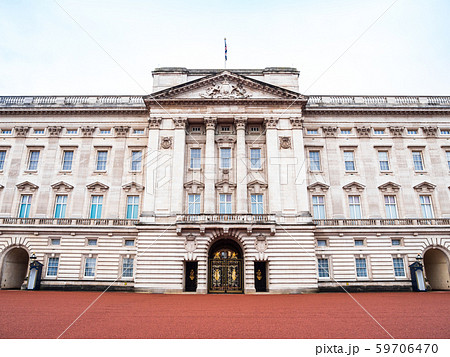 初めてのロンドン旅行でバッキンガム宮殿を100倍楽しむヒント！地球の歩き方