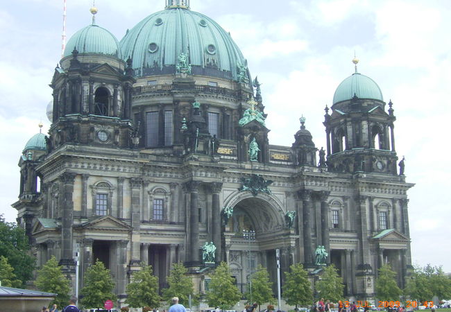 ベルリン観光で訪れたいベルリン大聖堂、その特徴と見どころを解説！ドイツ便り