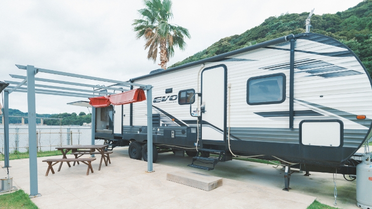 トレーラーハウス富士グランピング MOSS十里木キャンプリゾートリゾグラ リゾートグランピングドットコム