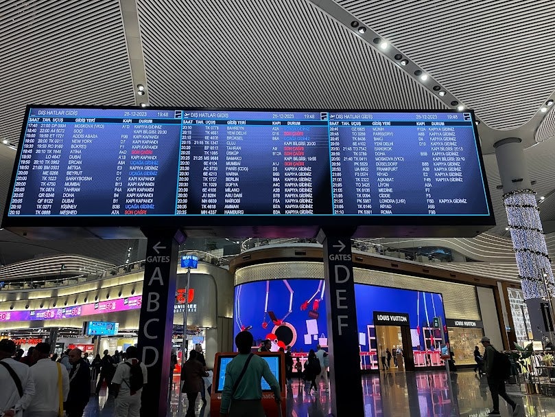 イスタンブール空港完全ガイド〜入出国方法から設備までご紹介します。旅を最高に楽しむために