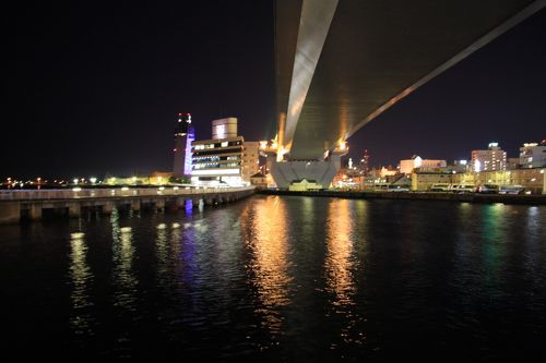 青森県 青森市の夜景・青森ベイブリッジの写真素材71141825- PIXTA