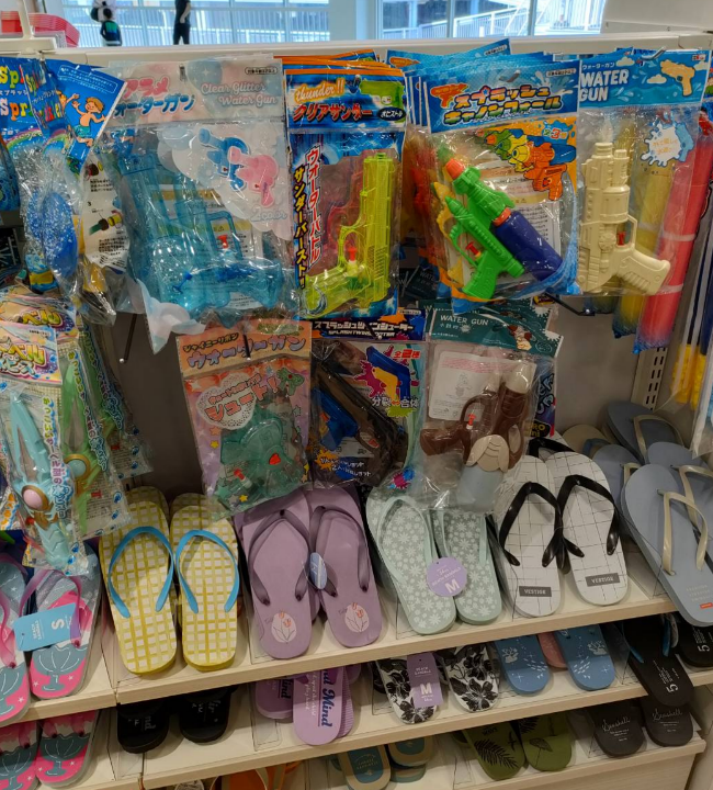 100均ダイソーのビーチサンダル。サイズやキッズ用調査！画像あり
