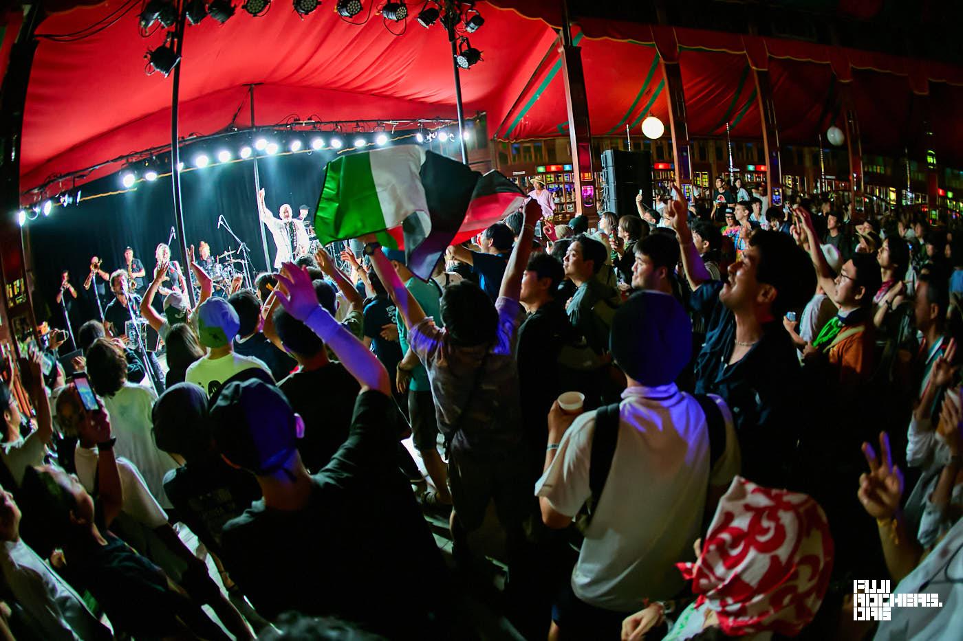 FERMIN MUGURUZAFUJIROCK EXPRESS