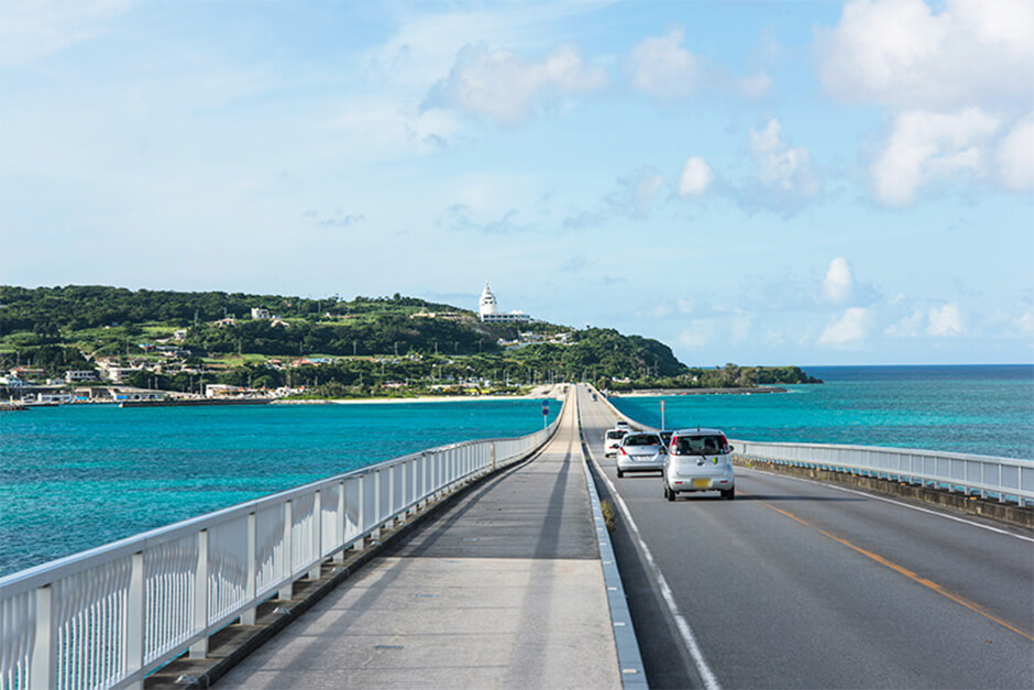 古宇利大橋360度全て絶景&映え写真スポット！お魚もいっぱい！車で通りすぎるなんてもったいなさぁ沖縄おすそわけ