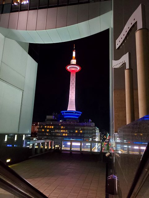 京都駅大階段 年の瀬イルミネーション - 時には、旅の日常