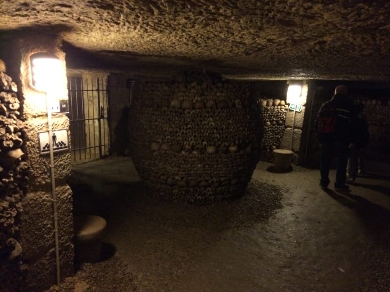 パリのカタコンブ：入場券 + オーディオガイド • おすすめ