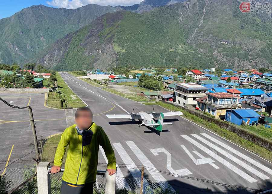 世界一危険な空港」に行ってきた 激短滑走路の先には崖！ 驚きの離着陸事情乗りものニュース