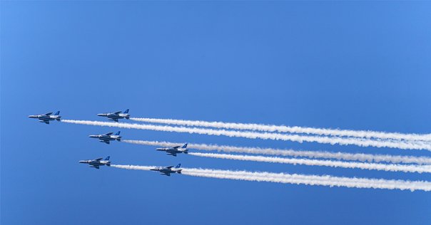 大阪万博2025ブルーインパルスどこで見れる？見える場所9選と撮影スポットゆかの雑記帳