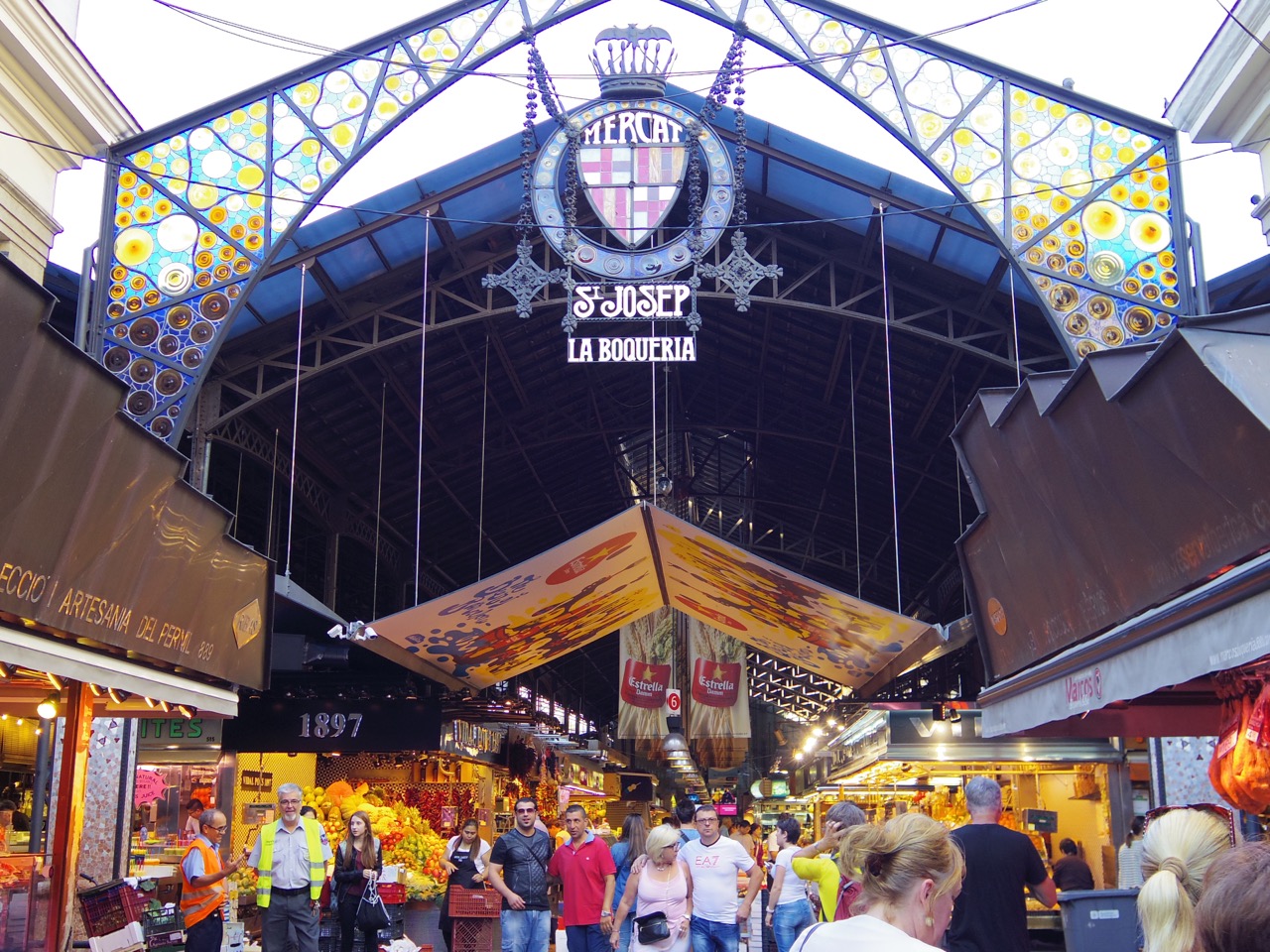 フォトグラファー佐藤の旅行記「スペイン」vol.4：バルセロナ サンジョセップ市場と周辺non-standard world株式会社
