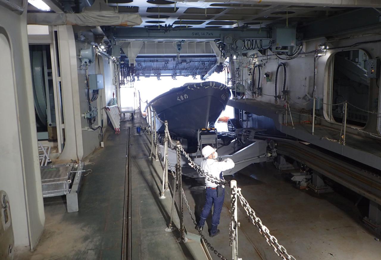 護衛艦「 くまの」画像で紹介 その①排水量：３，９００トン