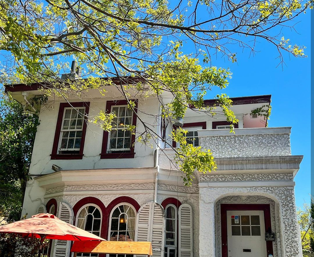 横浜駅西口。五番街にある老舗レトロ喫茶。』by take0428 : 横濱珈琲店 五番街