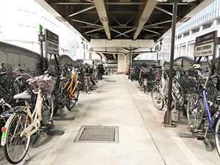 同志社大学・室町キャンパス 寒梅館『石敷き遺構記憶の庭 』